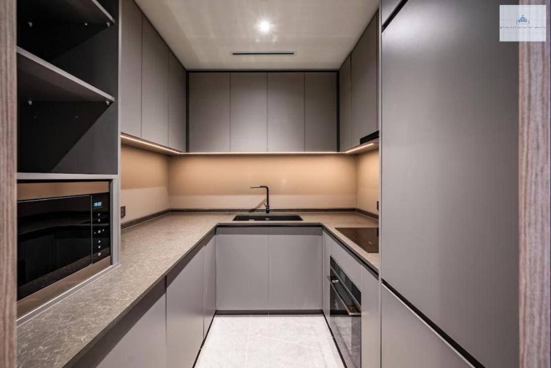 Metropole Deluxe Apartment View City